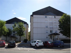 t3 à la location -   18200  SAINT AMAND MONTROND, surface 76 m2 location t3 - UBI472048529